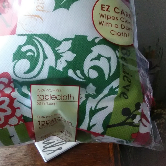 Peva Pvc-free Xmas tablecloth - Picture 3 of 4